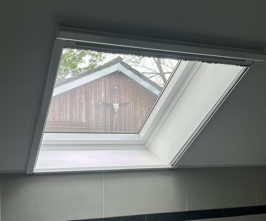 Fliegengitter für Dachfenster - Rollo